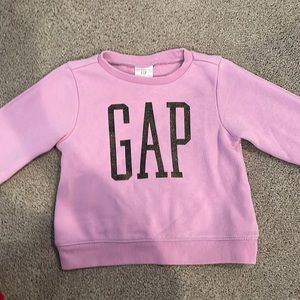 GAP sweatshirt
